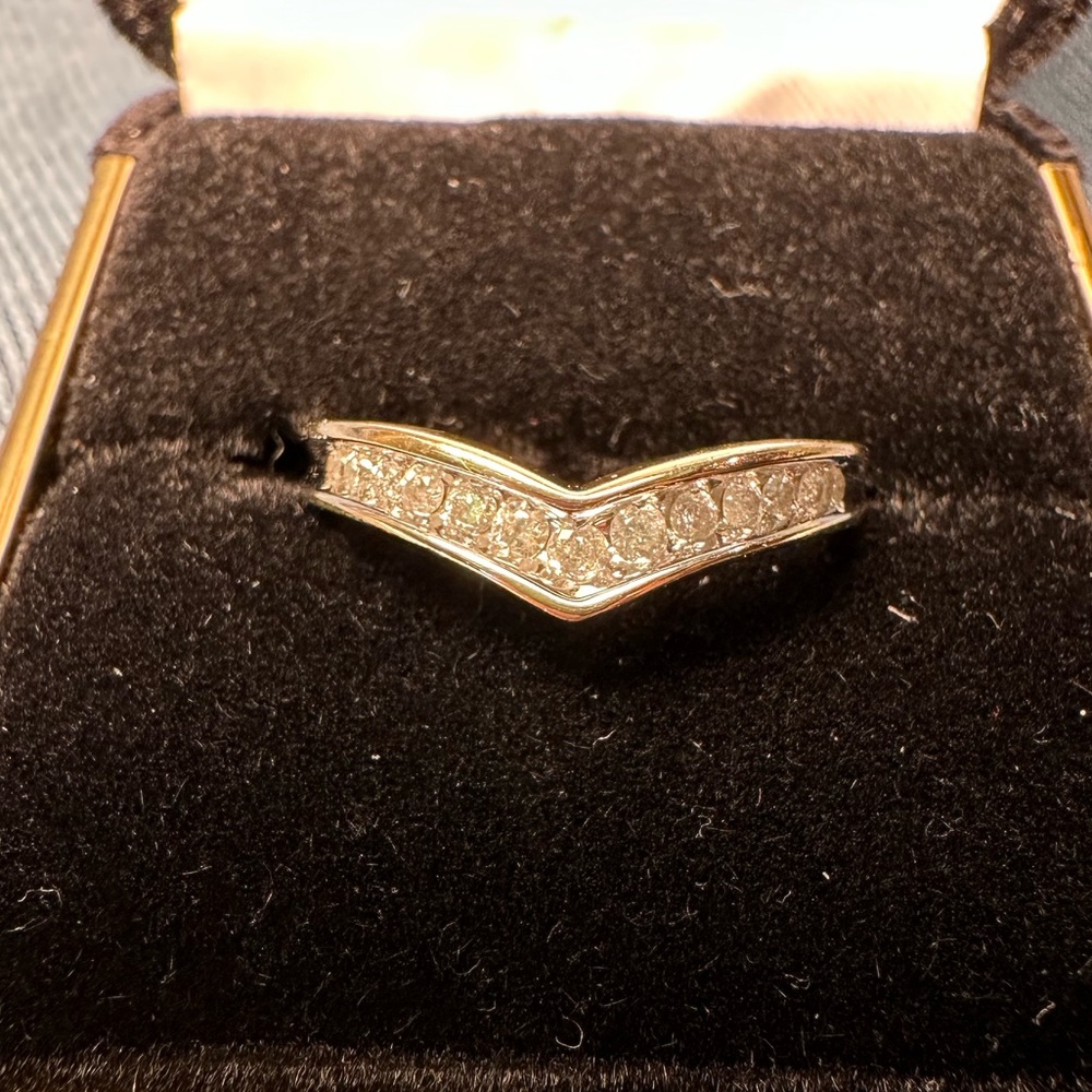Diamond Chevron Ring- 10K Gold - Picture 2 of 13